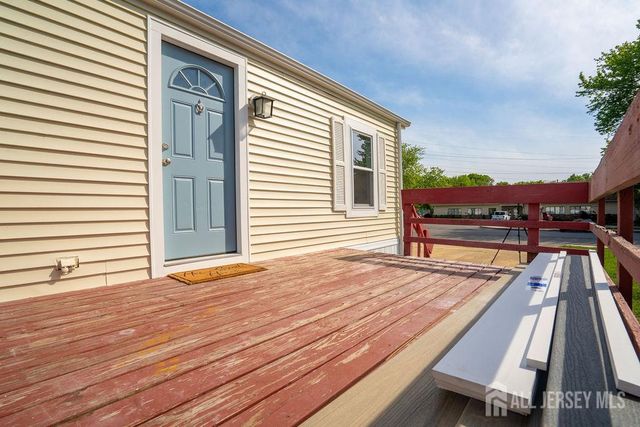 7 Deerbrook Boulevard, North Brunswick, NJ 08902