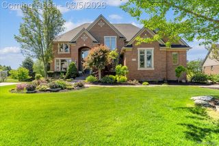 2424 Pebble Beach Drive, Oakland Charter Township, MI 48363
