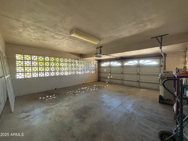 619 N 67TH Place, Mesa, AZ 85205