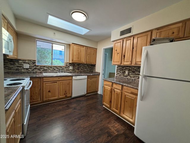 619 N 67TH Place, Mesa, AZ 85205