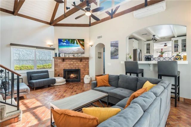 123 Syracuse Walk, Long Beach, CA 90803