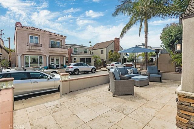 123 Syracuse Walk, Long Beach, CA 90803