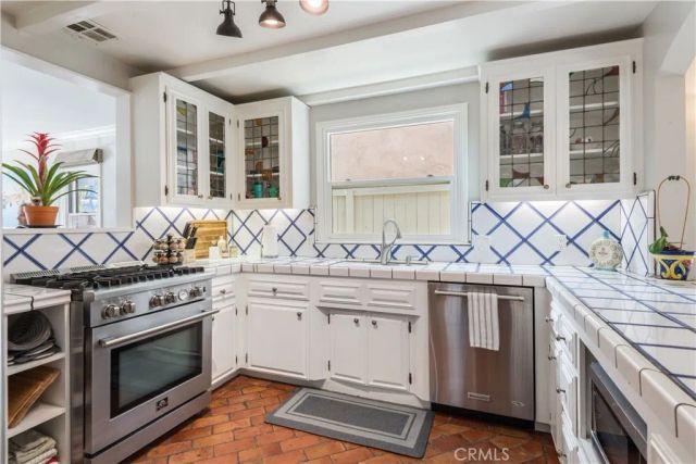 123 Syracuse Walk, Long Beach, CA 90803
