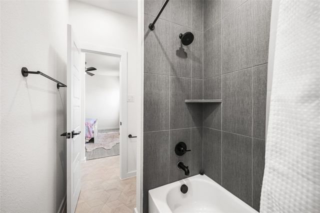 13822 Friarstone Pointe Drive, Cypress, TX 77433