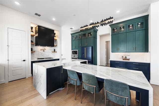 13822 Friarstone Pointe Drive, Cypress, TX 77433