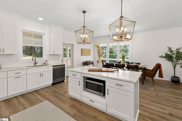 1218 Andersonville Road, Townville, SC 29689