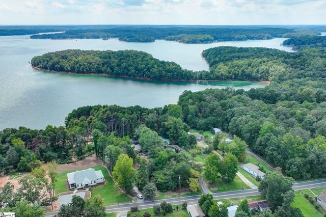 1218 Andersonville Road, Townville, SC 29689