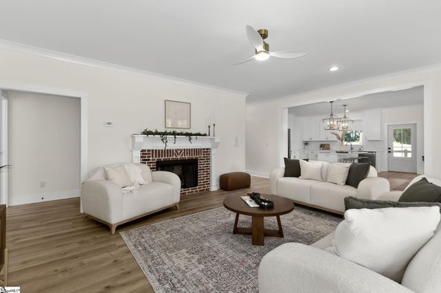 1218 Andersonville Road, Townville, SC 29689