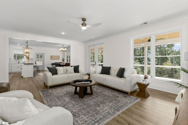 1218 Andersonville Road, Townville, SC 29689