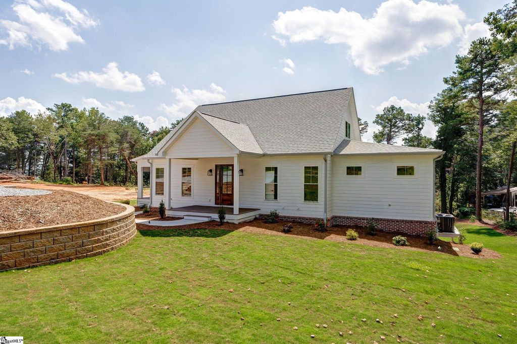 1218 Andersonville Road, Townville, SC 29689