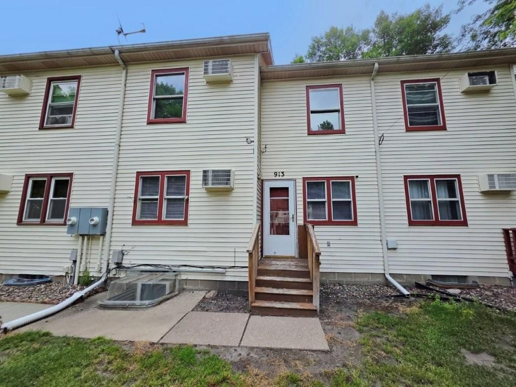 913 Marion Street, Saint Paul, MN 55117 — photo 2