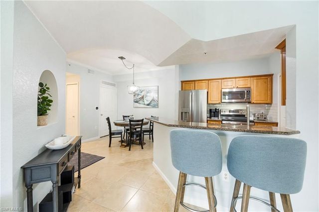 12960 Positano CIR 202, Naples, FL 34105