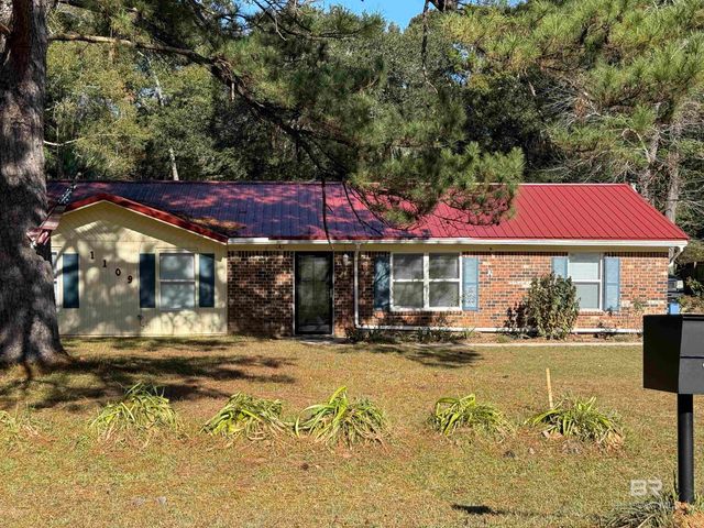 1109 Caroline Avenue, Daphne, AL 36526