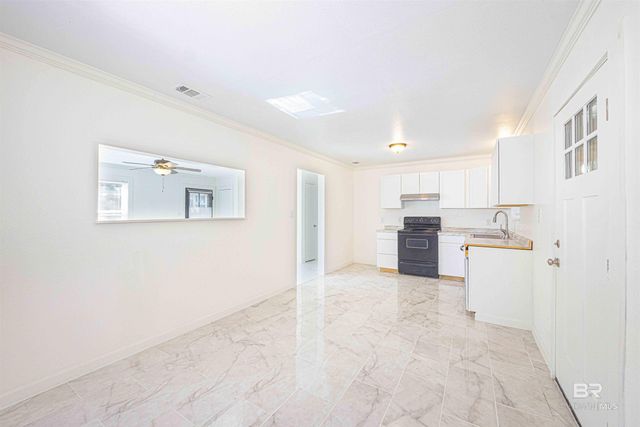 1109 Caroline Avenue, Daphne, AL 36526