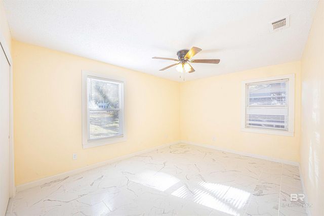 1109 Caroline Avenue, Daphne, AL 36526