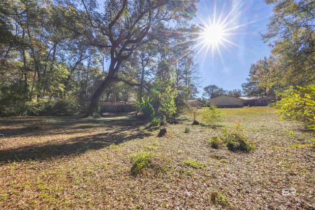 1109 Caroline Avenue, Daphne, AL 36526