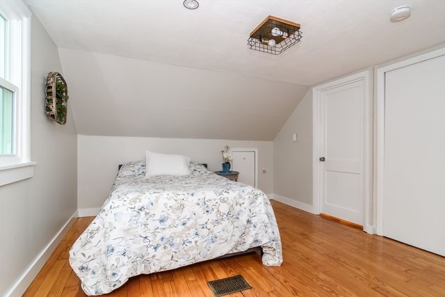 21 Nimitz Cir, Natick, MA 01760