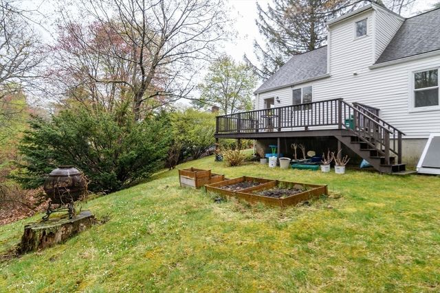 21 Nimitz Cir, Natick, MA 01760