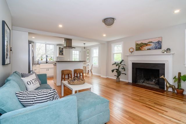 21 Nimitz Cir, Natick, MA 01760