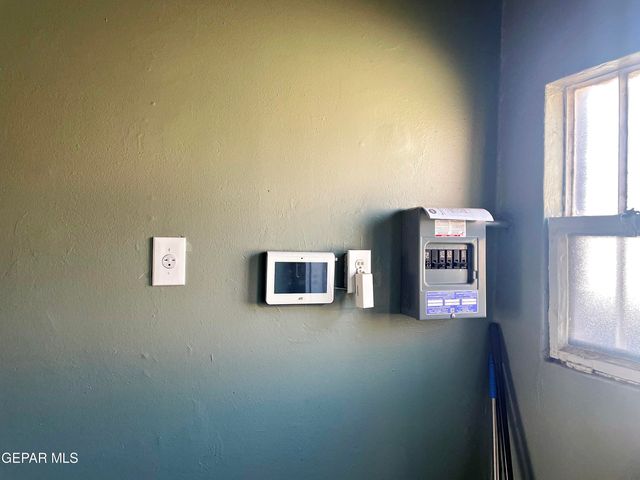 1913 E Yandell Drive, El Paso, TX 79903