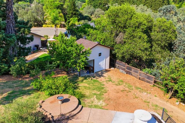 121 Prospector Ct, Folsom, CA 95630