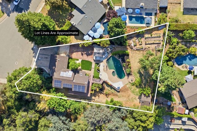 121 Prospector Ct, Folsom, CA 95630