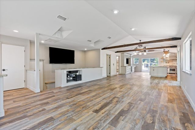 121 Prospector Ct, Folsom, CA 95630