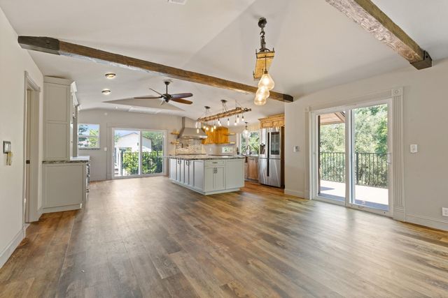 121 Prospector Ct, Folsom, CA 95630