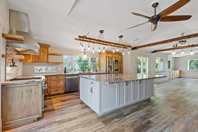 121 Prospector Ct, Folsom, CA 95630
