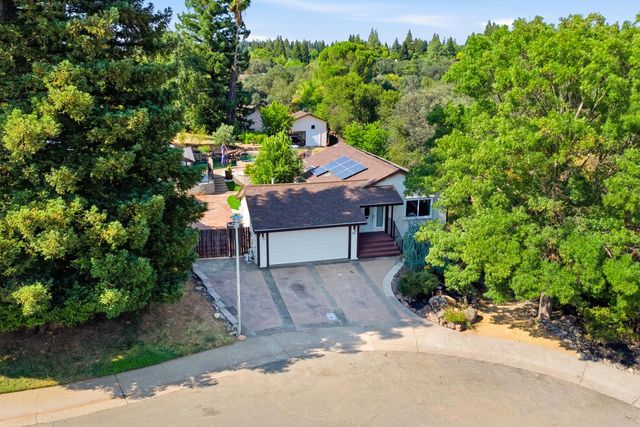 121 Prospector Ct, Folsom, CA 95630