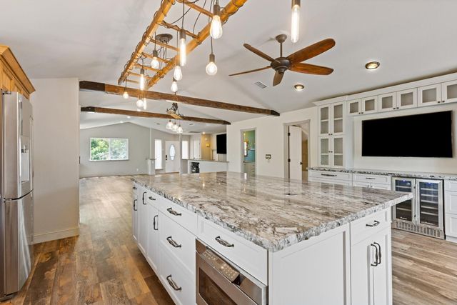121 Prospector Ct, Folsom, CA 95630