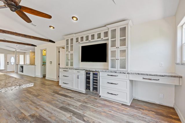 121 Prospector Ct, Folsom, CA 95630