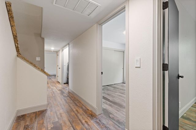 121 Prospector Ct, Folsom, CA 95630