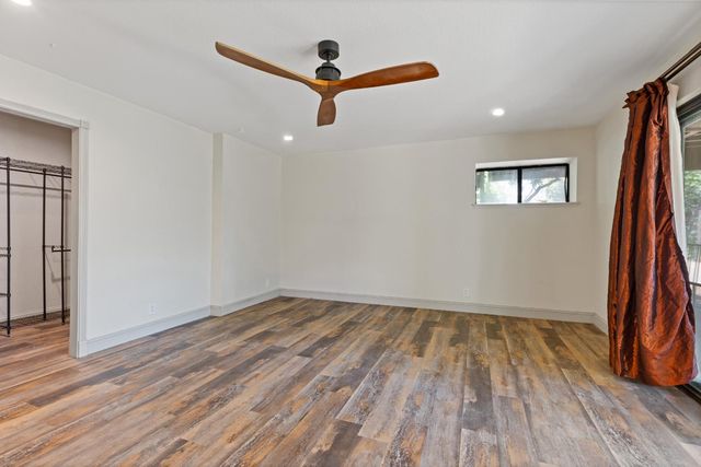 121 Prospector Ct, Folsom, CA 95630