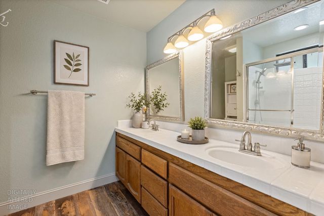 121 Prospector Ct, Folsom, CA 95630