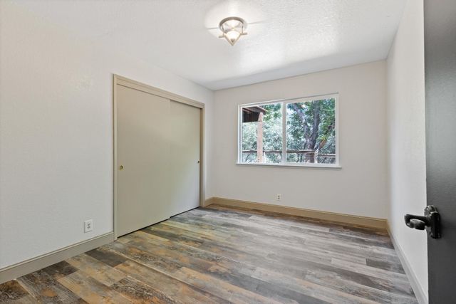 121 Prospector Ct, Folsom, CA 95630
