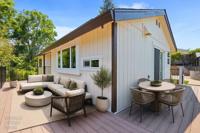 121 Prospector Ct, Folsom, CA 95630