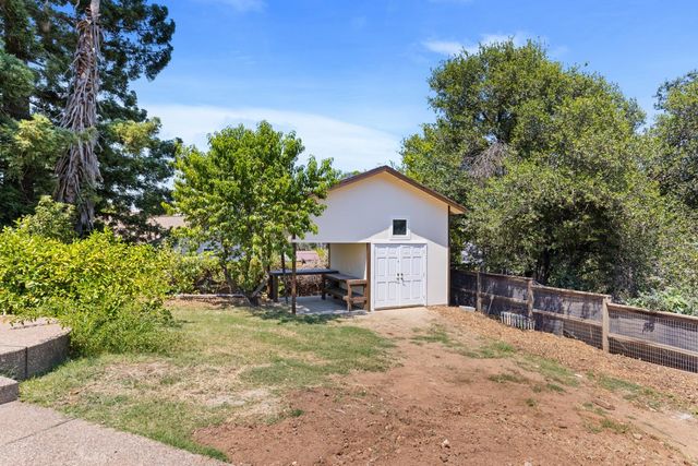 121 Prospector Ct, Folsom, CA 95630