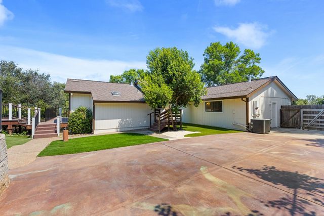 121 Prospector Ct, Folsom, CA 95630