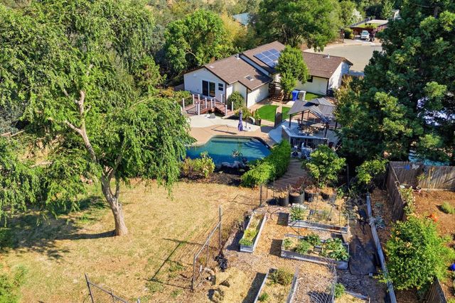 121 Prospector Ct, Folsom, CA 95630