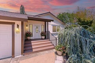121 Prospector Ct, Folsom, CA 95630