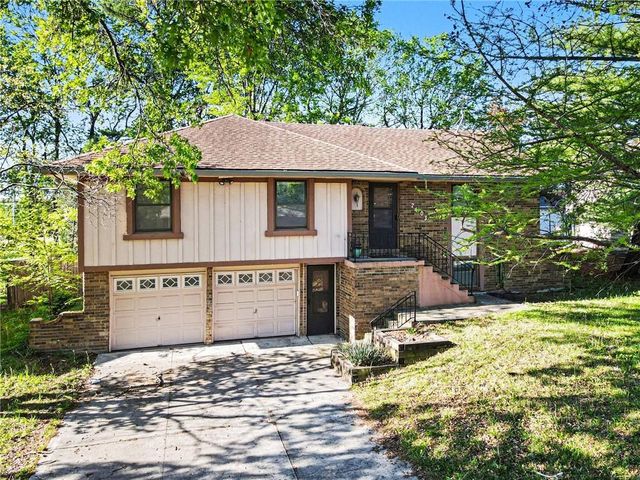 7403 E 134th Terrace, Grandview, MO 64030