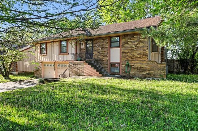 7403 E 134th Terrace, Grandview, MO 64030