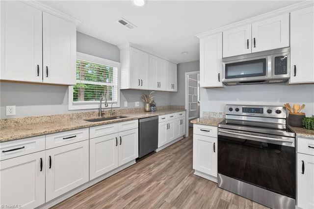 1220 Pennywood Drive, High Point, NC 27265