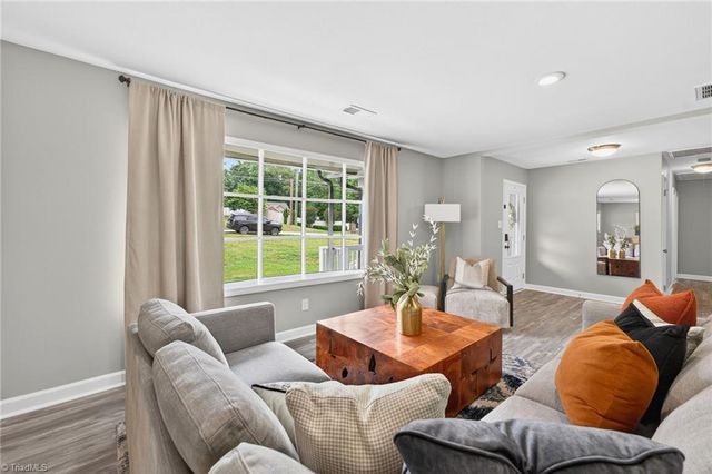 1220 Pennywood Drive, High Point, NC 27265