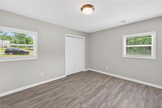 1220 Pennywood Drive, High Point, NC 27265