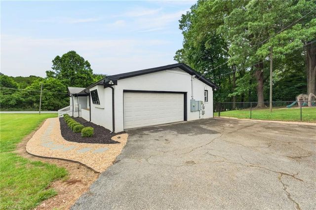 1220 Pennywood Drive, High Point, NC 27265