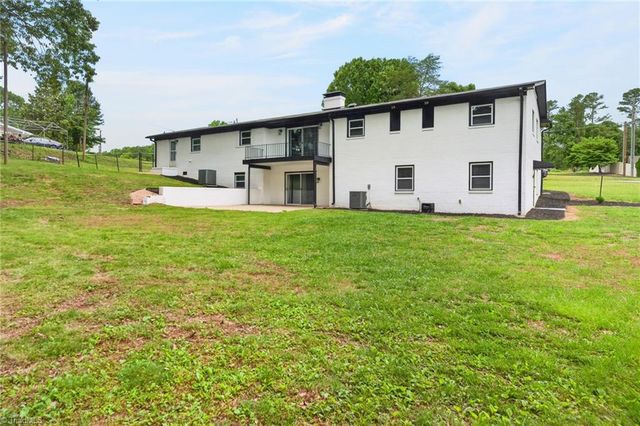1220 Pennywood Drive, High Point, NC 27265