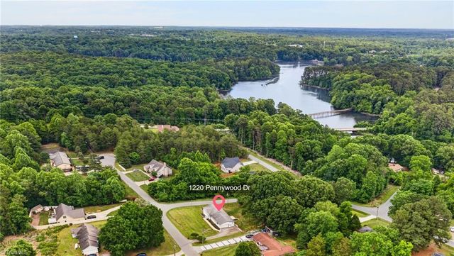1220 Pennywood Drive, High Point, NC 27265