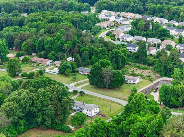 1220 Pennywood Drive, High Point, NC 27265